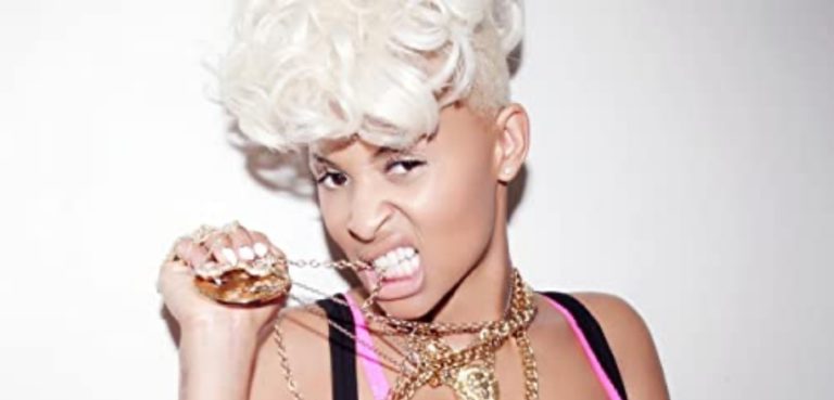Tiffany Foxx - Le premier média dédié aux femmes et aux LGBT+ dans le